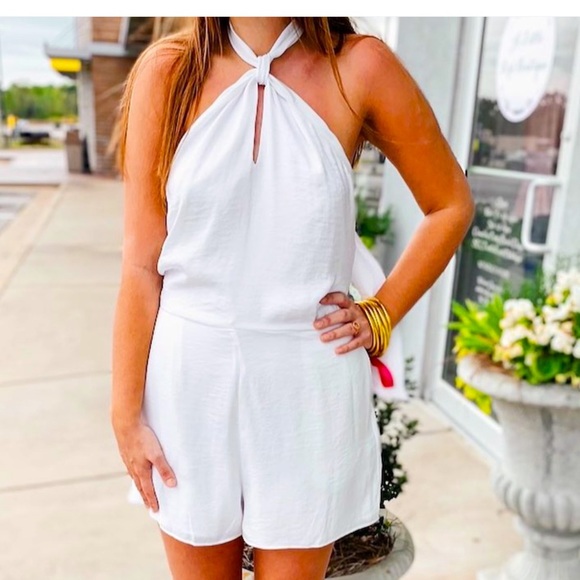 White Knot Detail Halter Romper - Size Large - NWOT - Picture 1 of 5